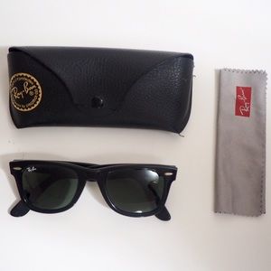 **SOLD**  Ray-Ban Classic Wayfarer